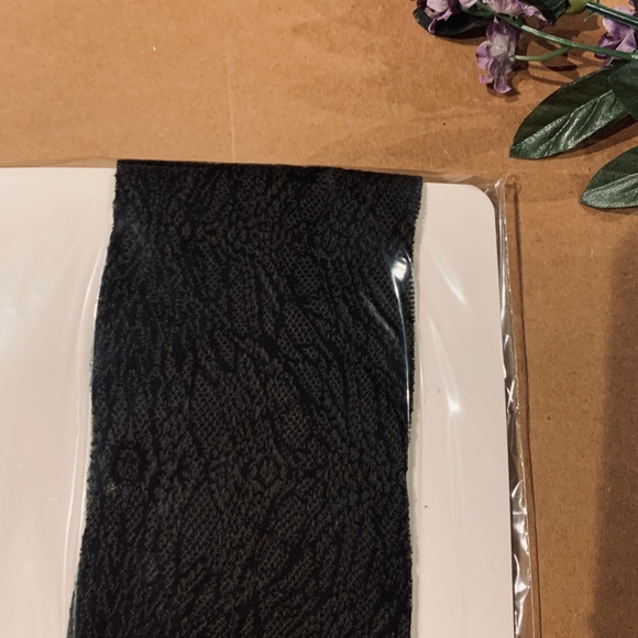 Falke Lace Tights BRAND NEW Medium - Picture 2 of 3